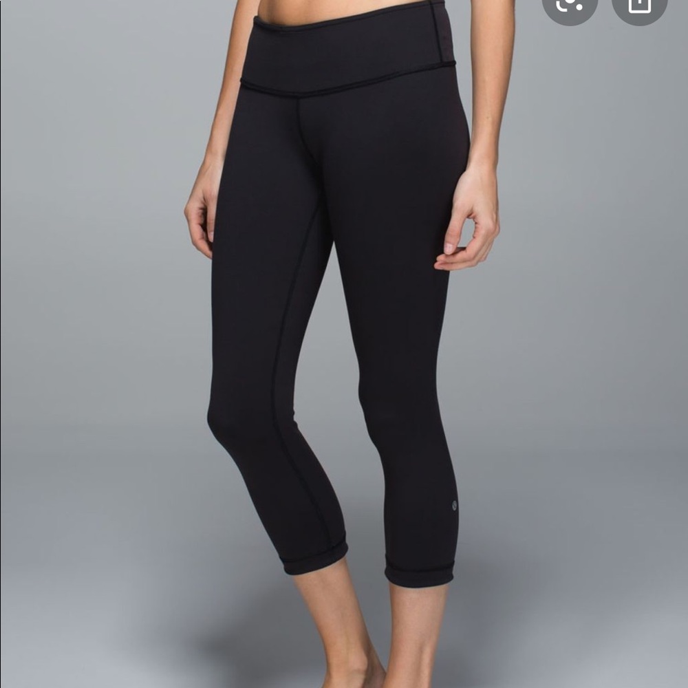 Lululemon Reversible Wonderunders Half Length - image 1